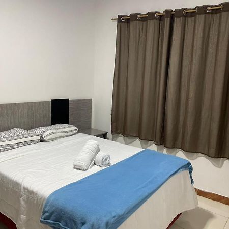 Вілла Barros Hospedagem Алту-Параїзу-ді-Гояс Екстер'єр фото